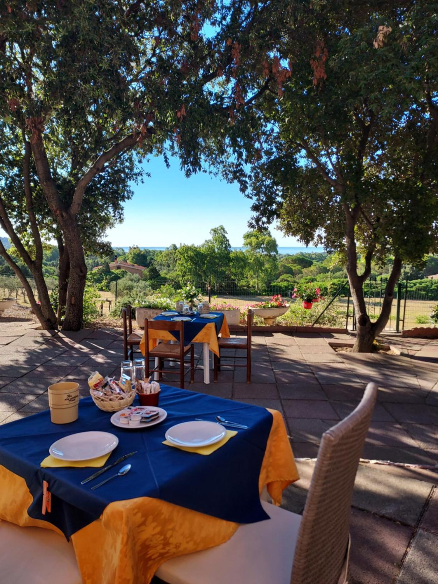 La Rosa Dei Venti B&B Chia Εξωτερικό φωτογραφία